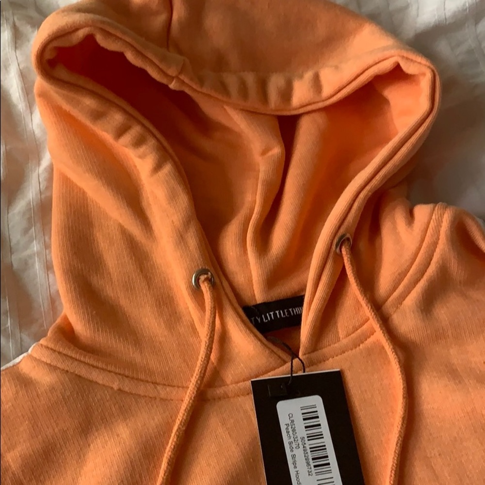 Cropped Sweatshirt - Picture 2 of 3